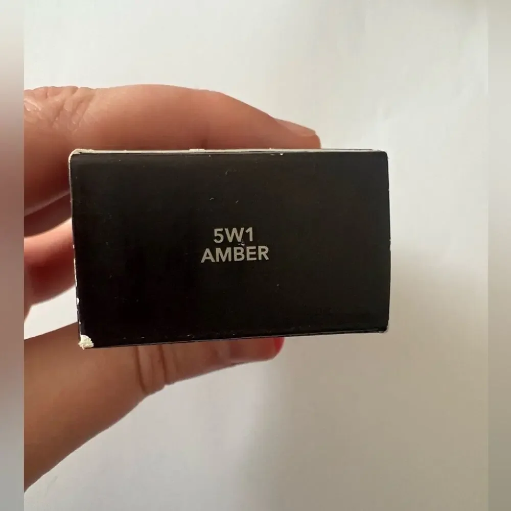 NWT Laura Mercier Flawless Lumière Radiance-Perfecting Foundation in shade amber
